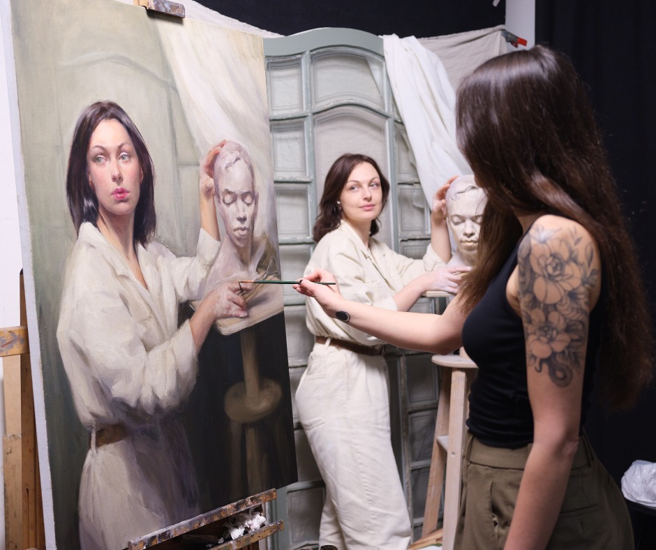 BAA Graduate Sarah Von Funck (@pix_xie__) while she was working on her final project of the Painting Program last term. Her model was @anastasiaarteyeva, a graduate of the Sculpture Program with one of her portrait sculptures! 

#BarcelonaAcademyOfArt #FigurativeArtist #ArteAcadémico #TraditionalArt #AtelierMethod #ArtisticProcess #ClassicalArt #FineArtSchool #AcademicArt #ArtAcademy #EscuelaDeArte #SculptureArt #RetratoRealista #ArteFigurativo #RealistArt #Escultura #ArtClasses #ArtStudio #ArtInBarcelona #ArtStudents #ArtEducation #FineArts