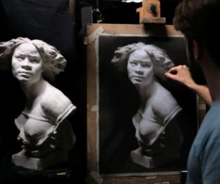 BAA student Dan Štumberger (@dan.stumberger.artist) working on his charcoal cast drawing
#BarcelonaAcademyOfArt #ArteAcadémico #Dibujo #EscuelaDeArte #Pintura #RetratoRealista #ArteFigurativo #ArtStudio