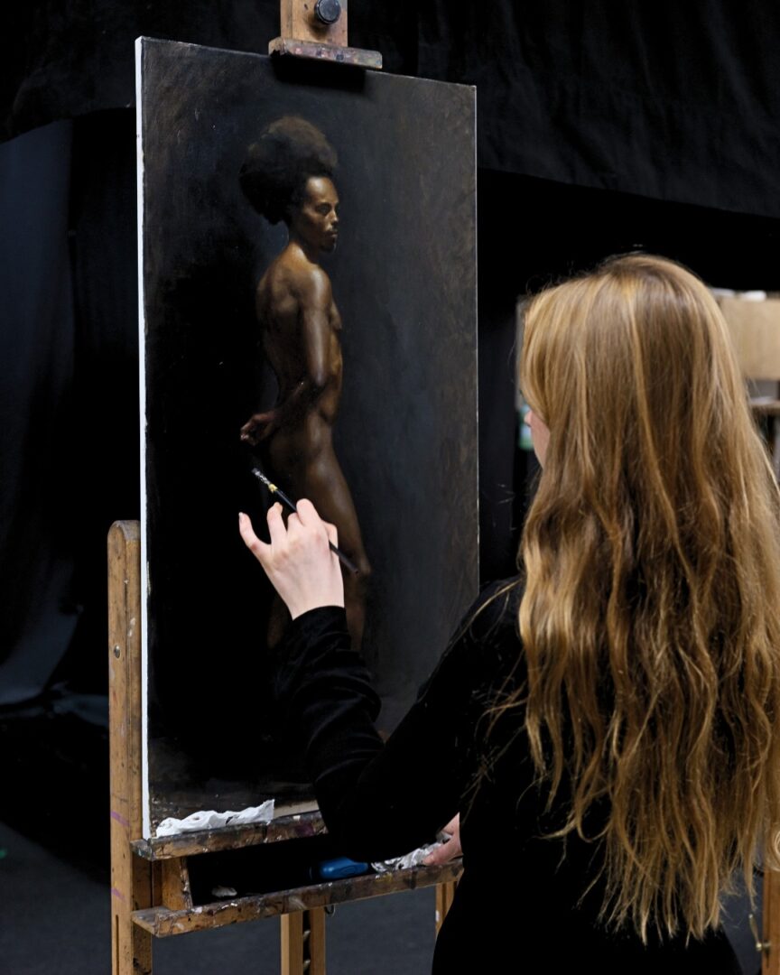 Figure long pose painting by BAA graduate Lili Meyer (@lili.meyer_)