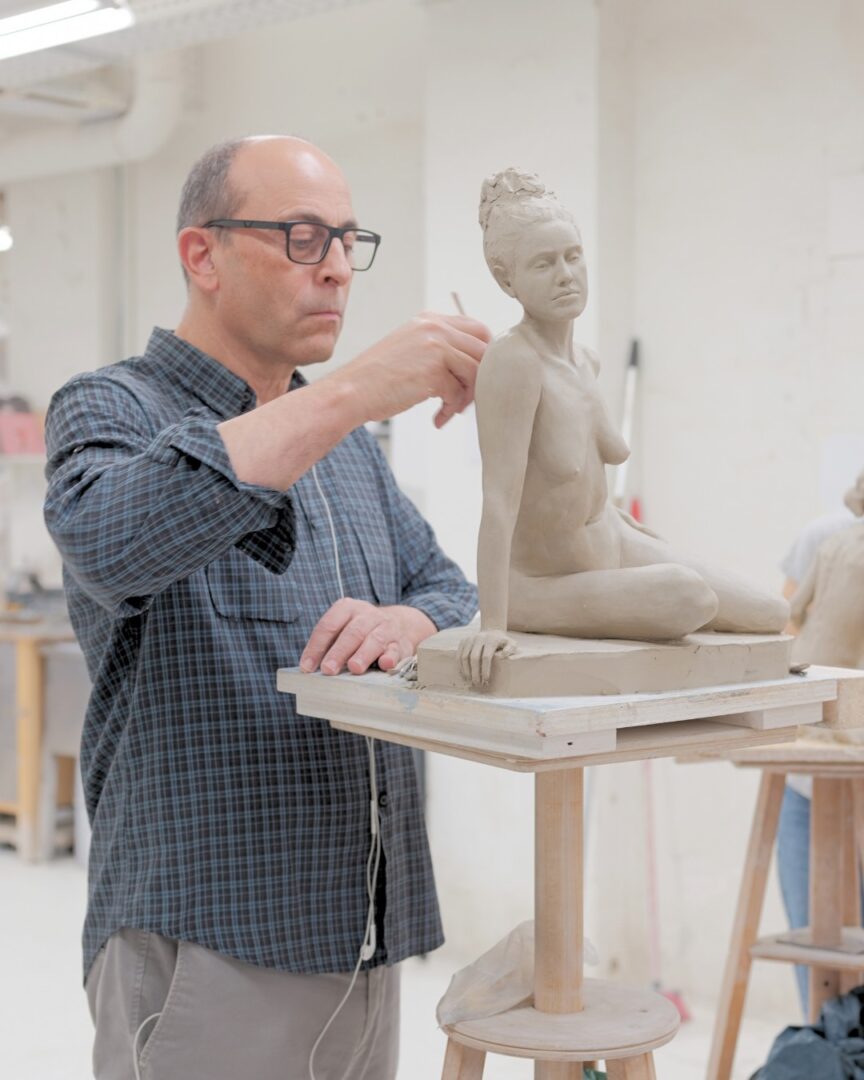 BAA student Josep Lluís Juanhuix (@jll_jhx) working on his sculpture project
#BarcelonaAcademyOfArt #FigurativeArtist #RealismArt #ArteAcadémico #AtelierMethod #ArtisticProcess #EscuelaDeArte #Escultura