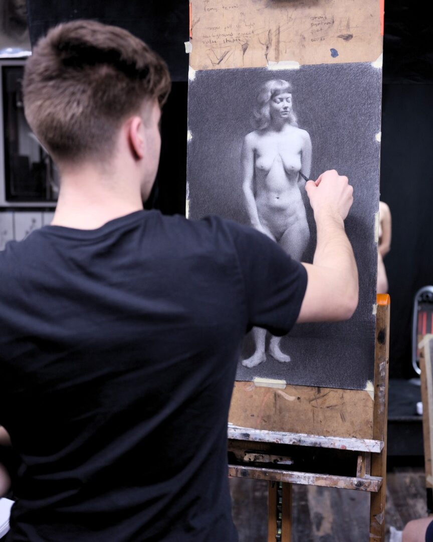 BAA student Dan Štumberger (@dan.stumberger.artist) working on his second charcoal long pose at the Academy

#BarcelonaAcademyOfArt #LongPoseDrawing #TraditionalArt #AtelierMethod #ArtisticProcess #ClassicalArt #FineArtSchool #ClassicalDrawing #AcademicArt #ArtAcademy #Dibujo #EscuelaDeArte #FigurativeDrawing #RealismDrawing #AcademicDrawing #ArteFigurativo #RealistArt #ArtClasses #ArtStudio #ArtInBarcelona #ArtEducation #FineArts
