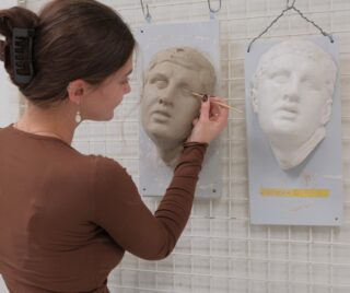 BAA student Kendra Seagraves working on her cast sculpture exercise last Fall term

For more information on our Full-time and Part-time programs, please visit our website www.academyofartbarcelona.com