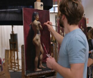 BAA student Dan Štumberger (@dan.stumberger.artist) working on his figure long pose painting last term