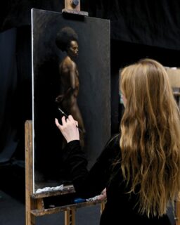 Figure long pose painting by BAA graduate Lili Meyer (@lili.meyer_)