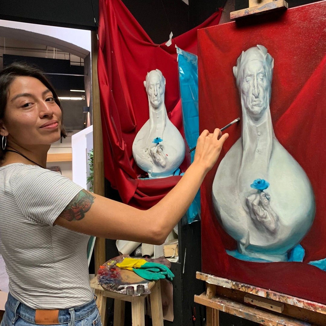 Student Alexia Escobar (@alexia.m.escobar) working on her cast painting of a portrait sculpture of Dante Alighieri by @grzegorz_gwiazda