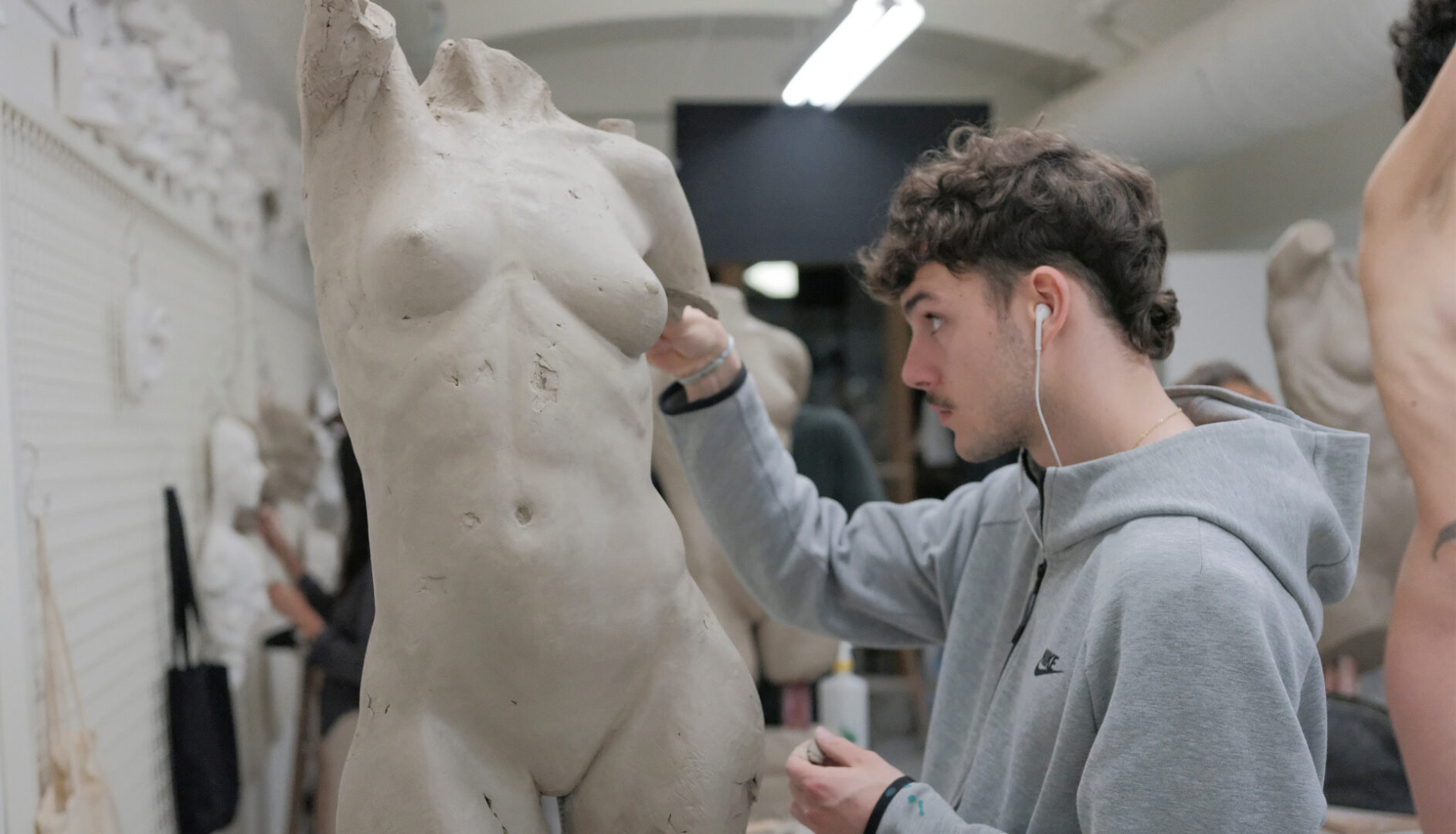 barcelonaacademyofart sculpturetorsowoman