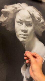 From self-portraits to long poses to final projects, this is what happens when Drawing & Painting students go all in! 😍✨