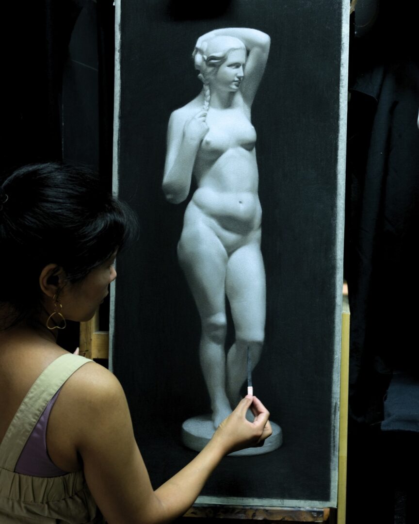 BAA student Jie Liu working on her cast charcoal drawing this Summer term

#BarcelonaAcademyOfArt #FigurativeArtist #RealismArt #TraditionalArt #AtelierMethod #ArtisticProcess #ClassicalArt #ArtStudentLife #FineArtSchool #ClassicalDrawing #AcademicArt #CastDrawing #ArtAcademy #FigurativeDrawing #BcnArtAcademy #RealismDrawing #AcademicDrawing #RealistArt #ArtClasses #ArtStudio #ArtInBarcelona #ArtStudents #ArtEducation